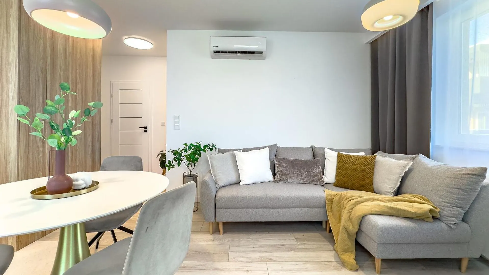 Apartment Krakowska Oaza Komfortu - Apartament Premium Z Garazem